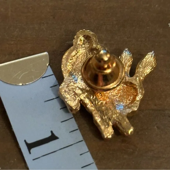 Vintage gold tone bunny tac pin with seed pearls - Picture 2 of 3